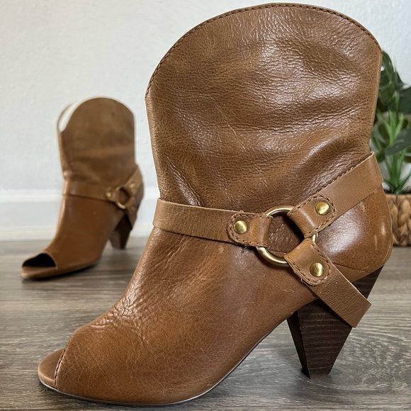Sole society western Strappy leather harness peep toe booties. Size 8 - Picture 4 of 8